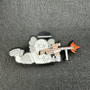 KAWS Enamel Hat Clip – Custom AR Rifle Design | New Style